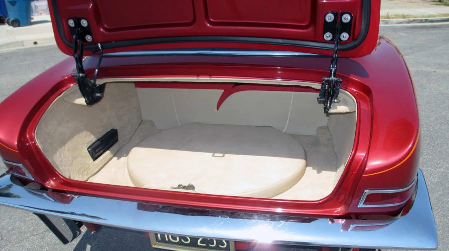 1963 Studebaker Avanti - Image 10 of 12