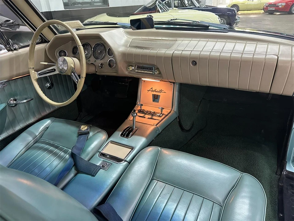 1963 Studebaker Avanti - Image 22 of 31