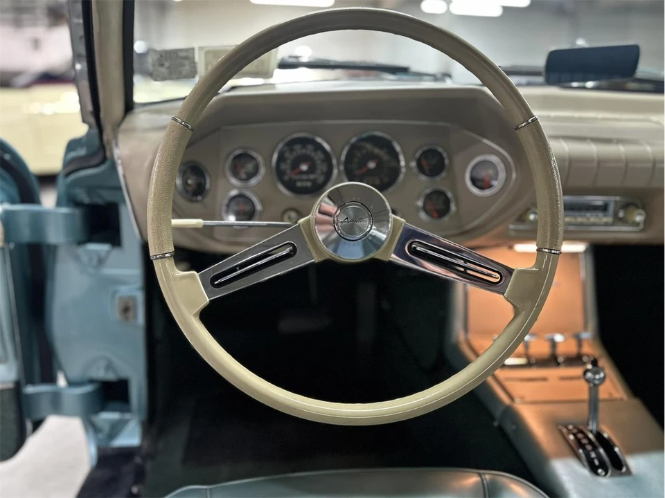 1963 Studebaker Avanti - Image 16 of 31