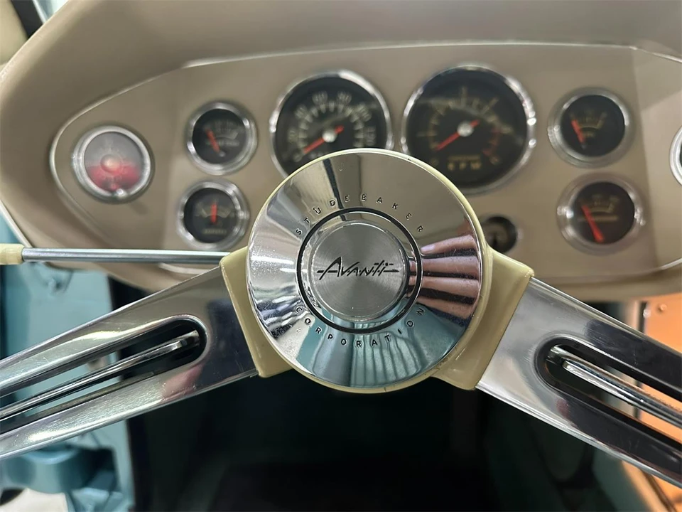 1963 Studebaker Avanti - Image 17 of 31