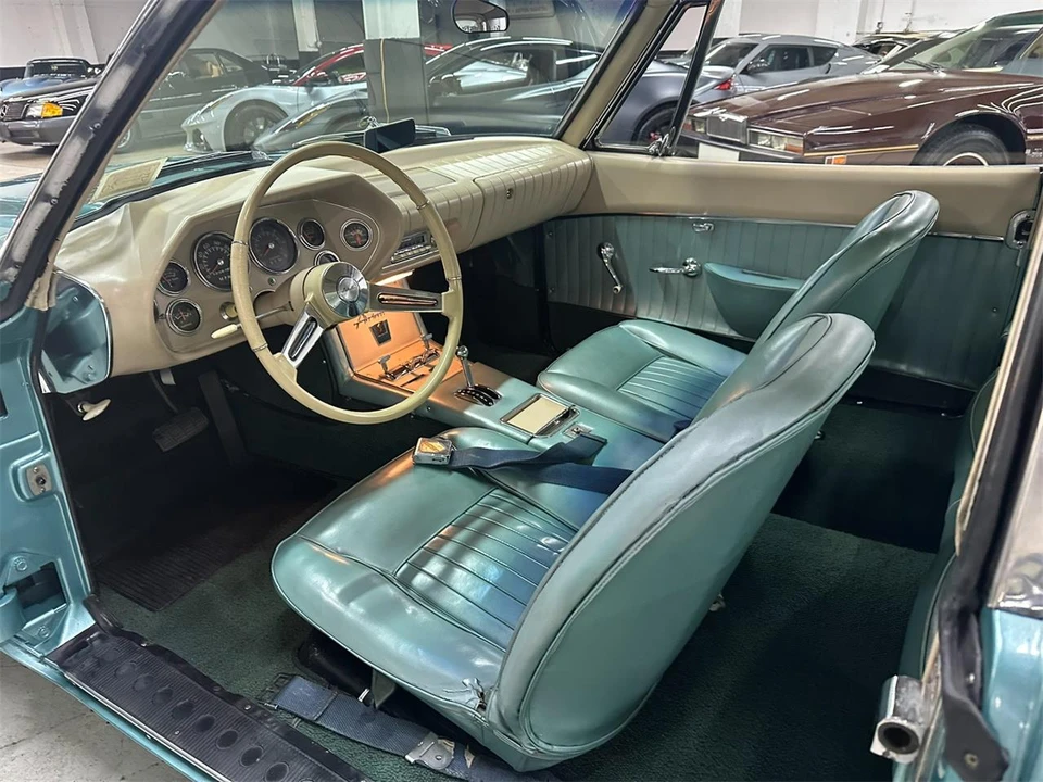 1963 Studebaker Avanti - Image 12 of 31