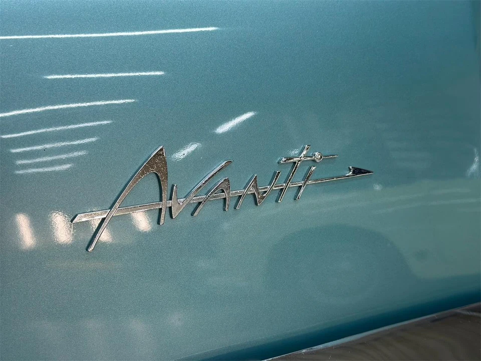 1963 Studebaker Avanti - Image 9 of 31