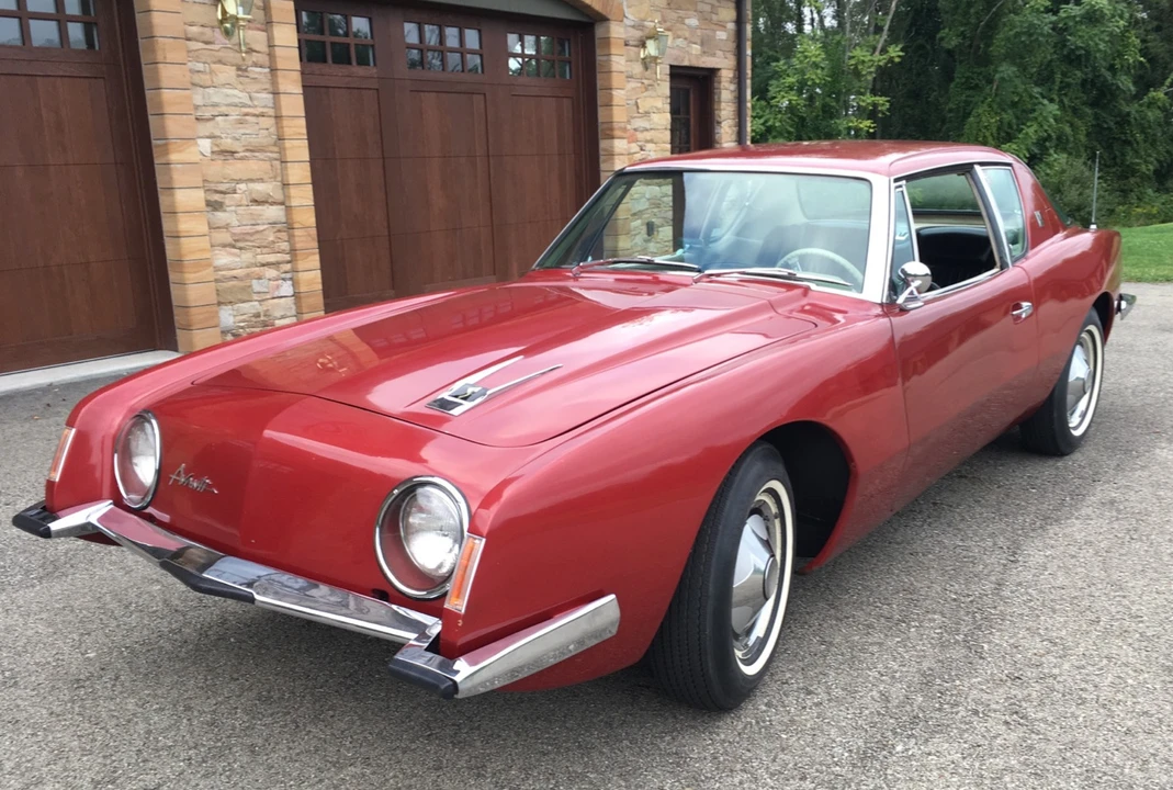 1963 Studebaker Avanti - Image 10 of 31