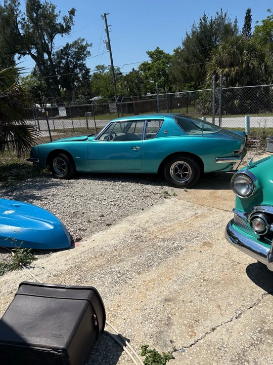 1963 Studebaker Avanti - Image 5 of 10