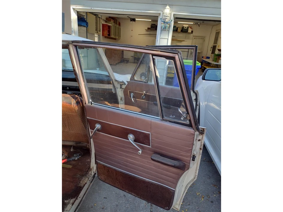 1963 Studebaker Commander - Image 9 of 25