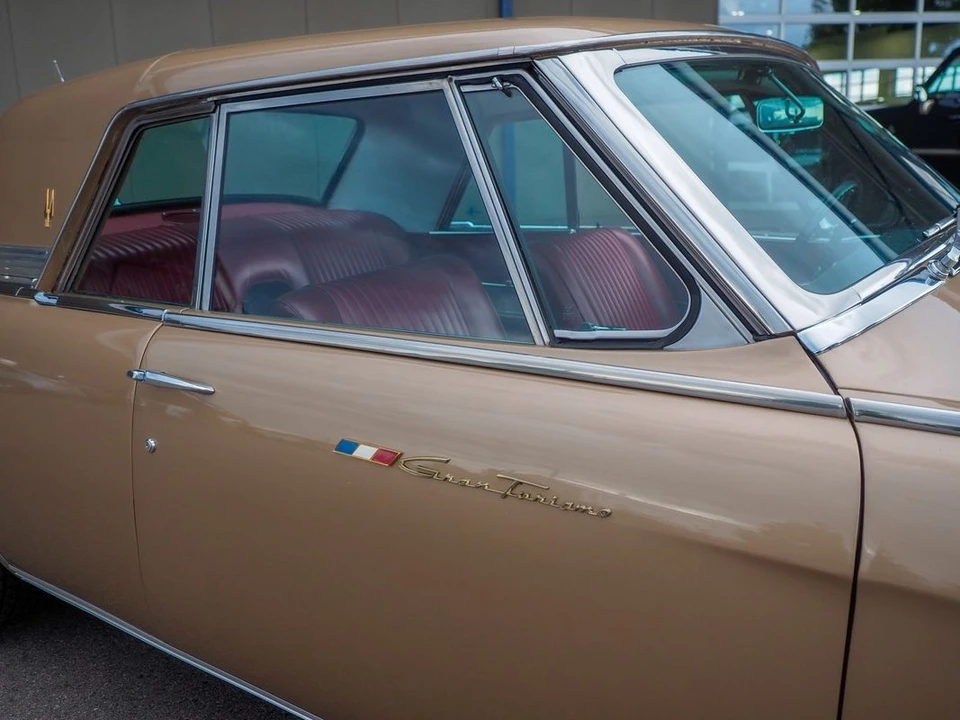 1963 Studebaker Avanti - Image 24 of 31