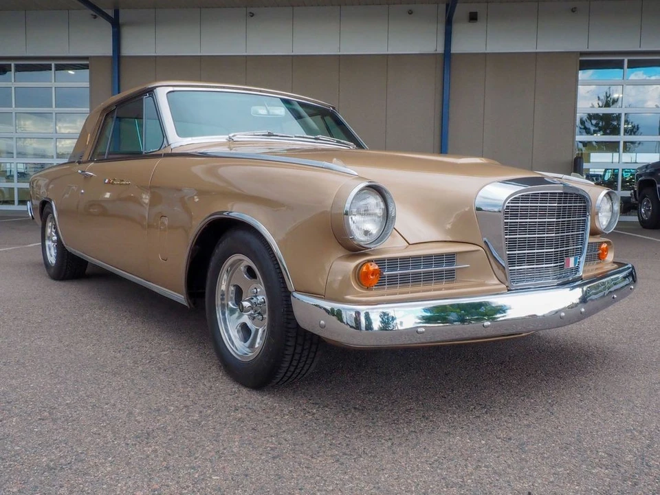 1963 Studebaker Avanti - Image 13 of 31