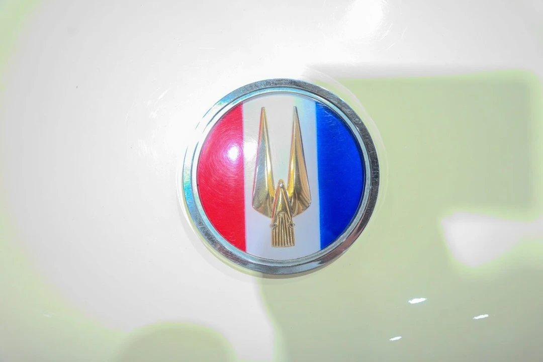 1963 Studebaker Avanti - Image 14 of 31