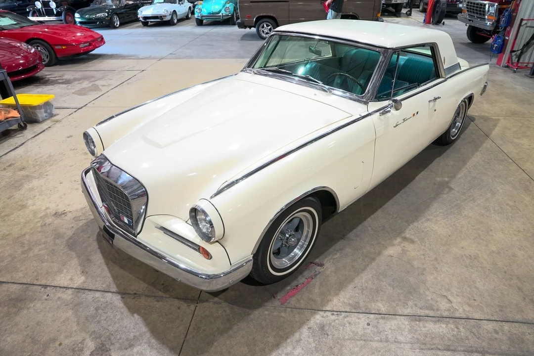 1963 Studebaker Avanti - Image 9 of 31