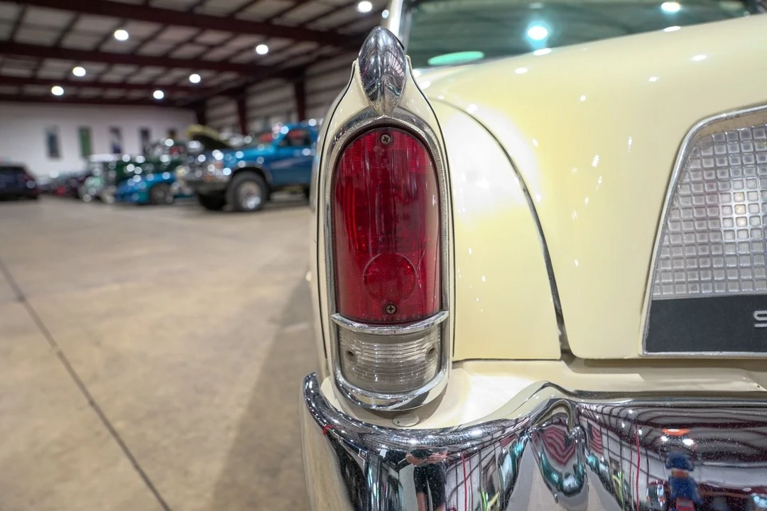 1963 Studebaker Avanti - Image 27 of 31
