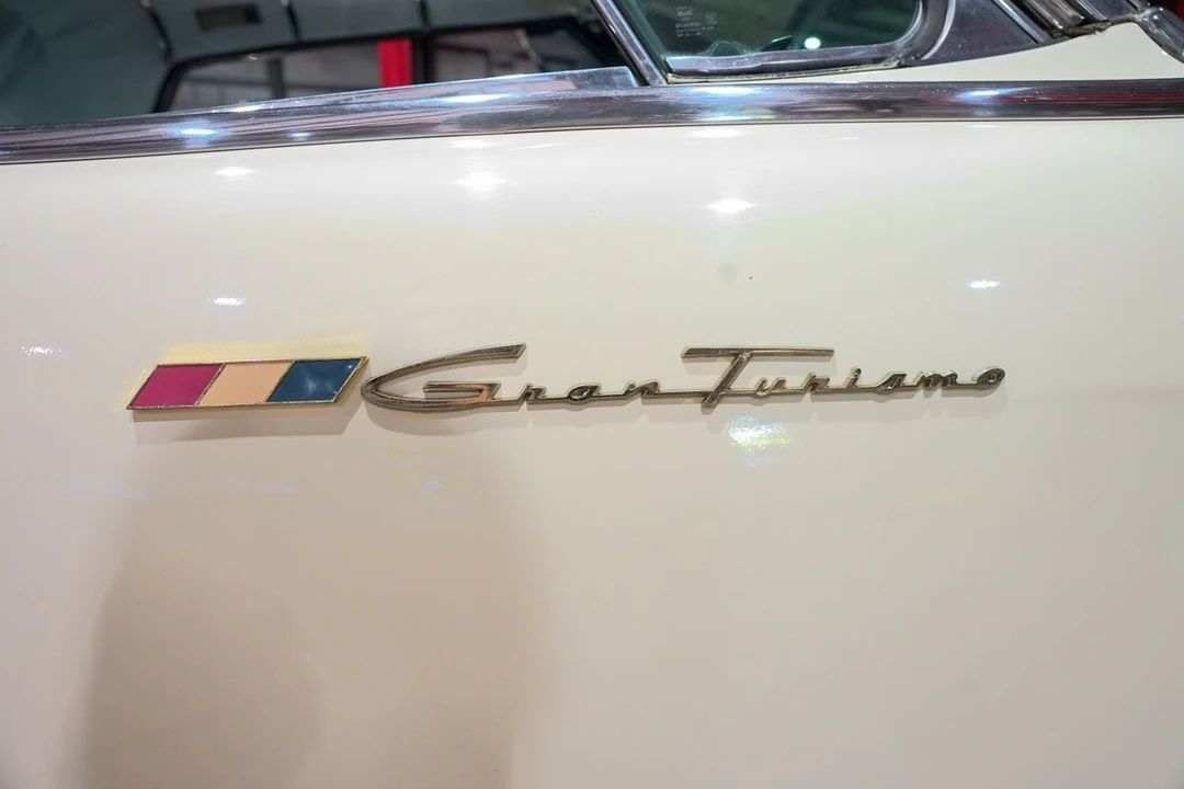 1963 Studebaker Avanti - Image 16 of 31