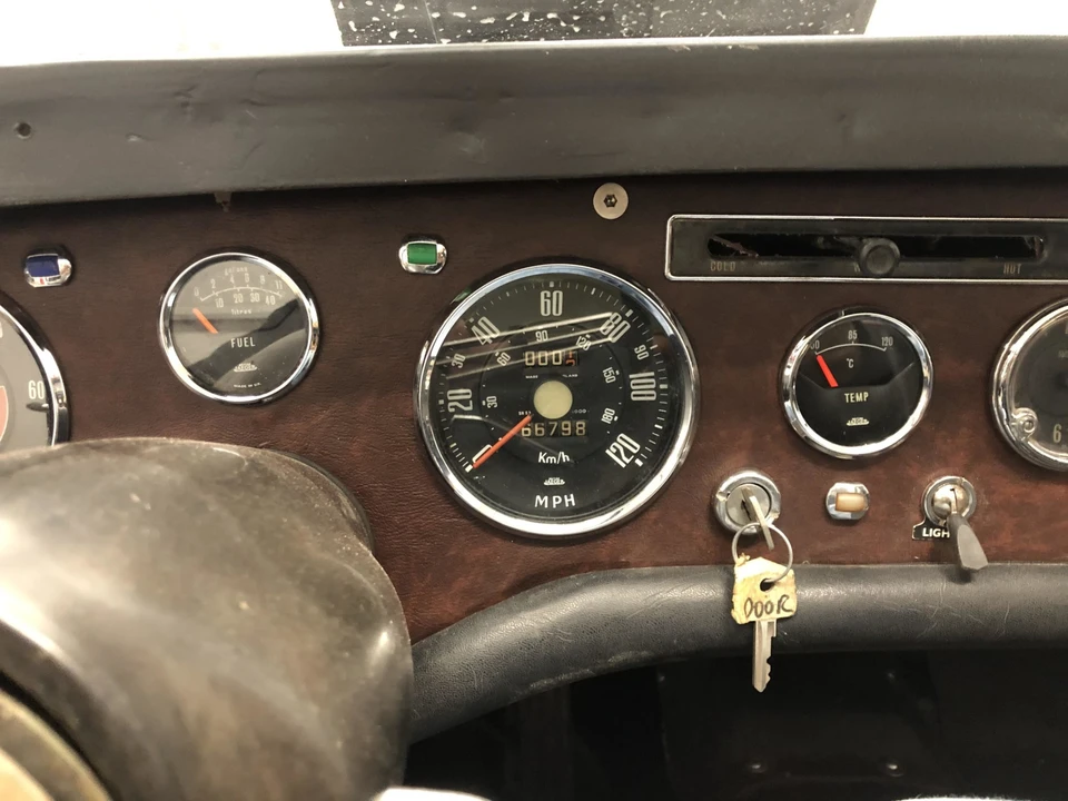 1963 Sunbeam Alpine - Image 28 of 31