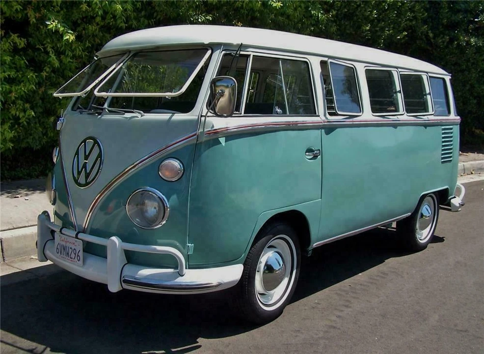 1963 Volkswagen Split-Window Bus - Image 2 of 5