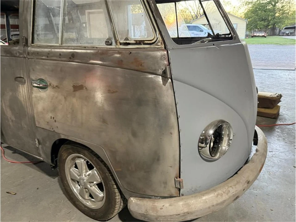 1963 Volkswagen Split-Window Bus - Image 24 of 31