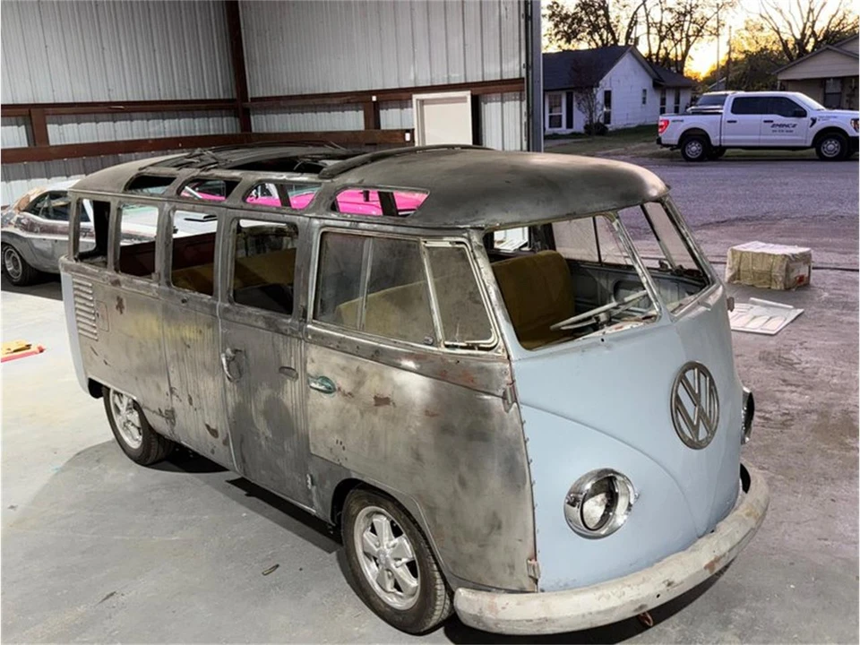 1963 Volkswagen Split-Window Bus - Image 2 of 31