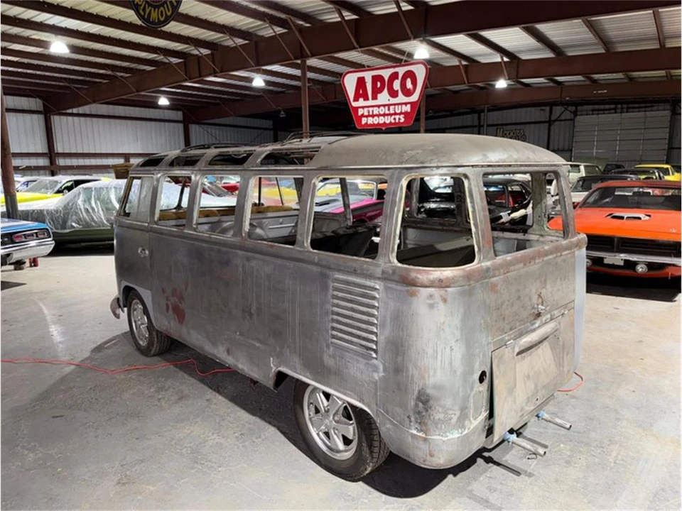 1963 Volkswagen Split-Window Bus - Image 25 of 31