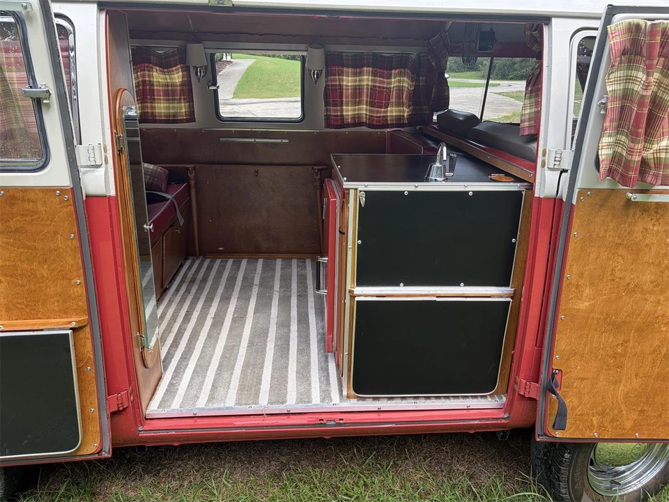 1963 Volkswagen Split-Window Bus - Image 5 of 25