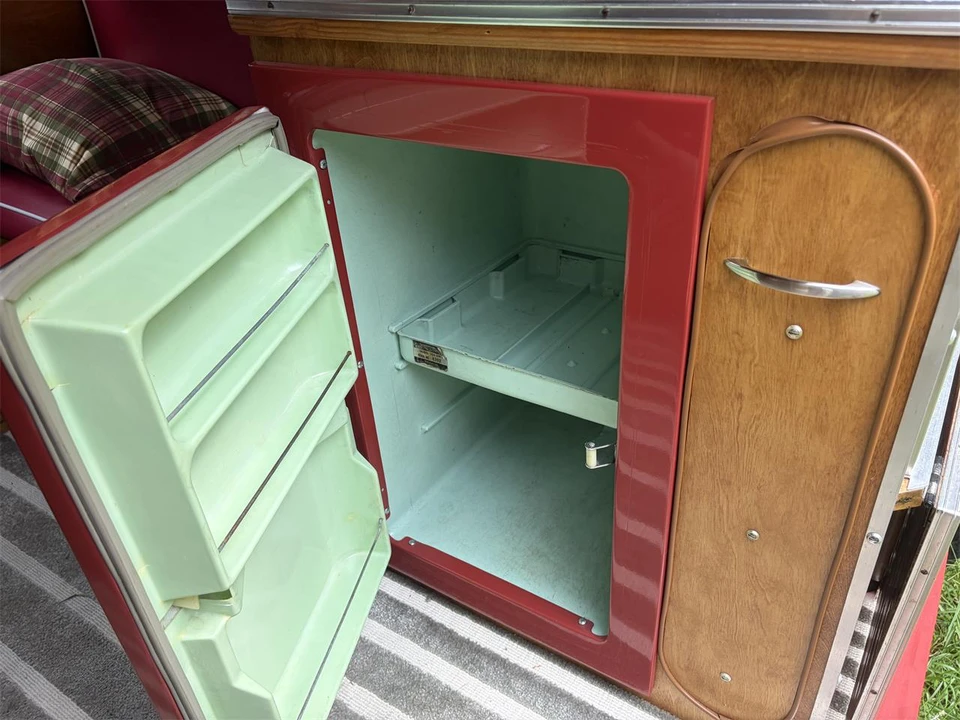 1963 Volkswagen Split-Window Bus - Image 10 of 25