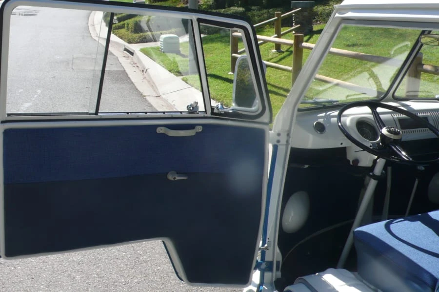 1963 Volkswagen Split-Window Bus - Image 5 of 8