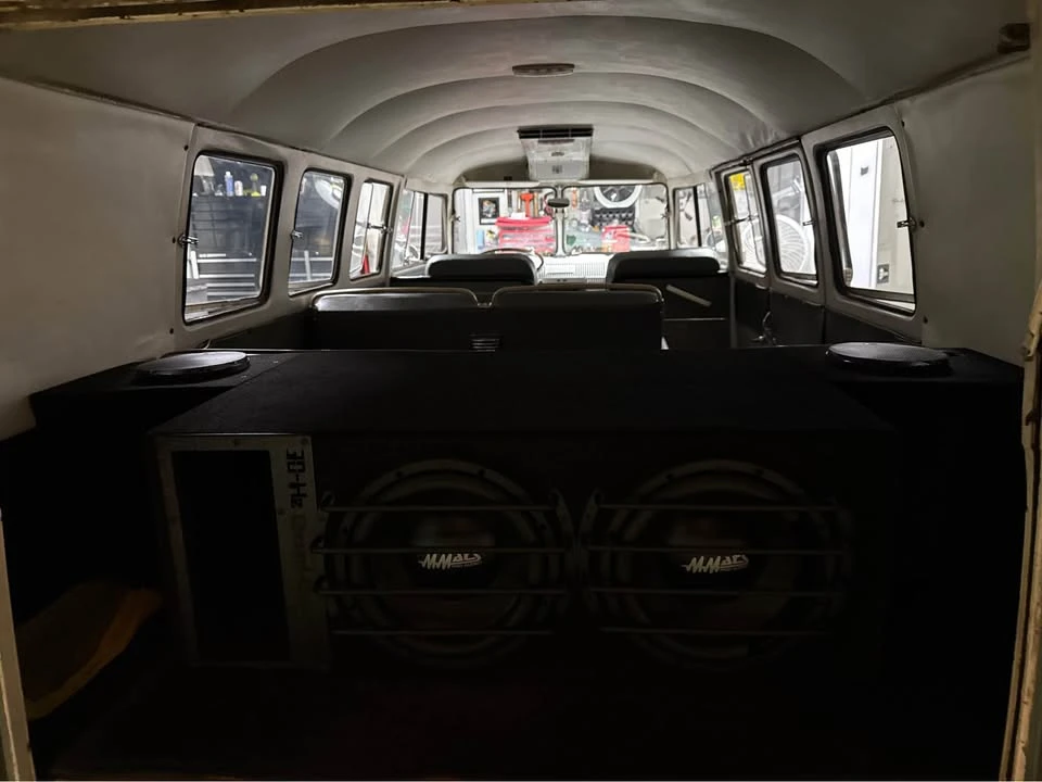 1963 Volkswagen Split-Window Bus - Image 9 of 12