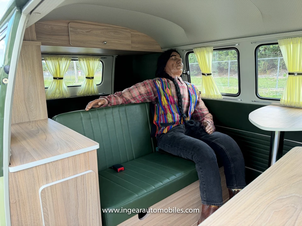 1963 Volkswagen Split-Window Bus - Image 24 of 31
