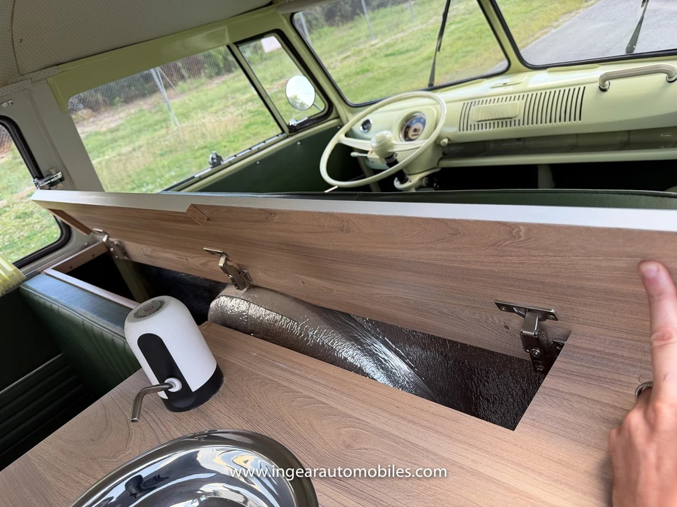 1963 Volkswagen Split-Window Bus - Image 27 of 31