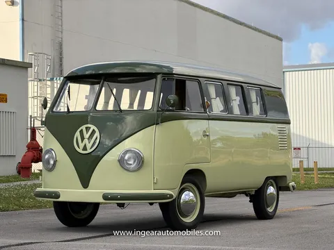 1963 Volkswagen Bus Deluxe Microbus