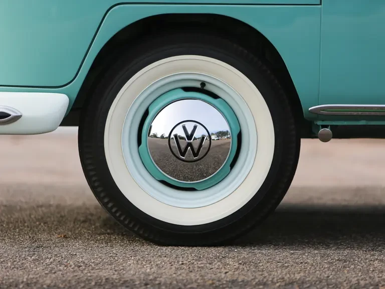 1963 Volkswagen Split-Window Bus - Image 22 of 27