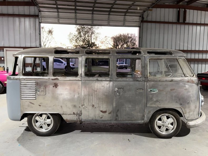 1963 Volkswagen Split-Window Bus - Image 7 of 20