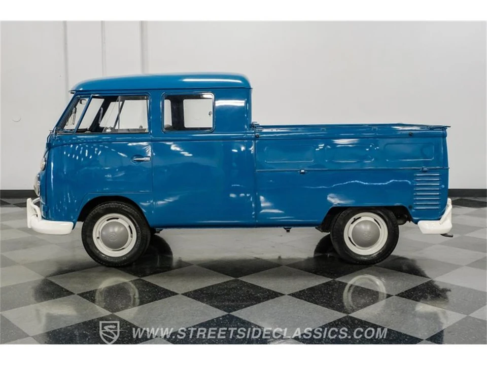 1963 Volkswagen Split-Window Bus - Image 2 of 31