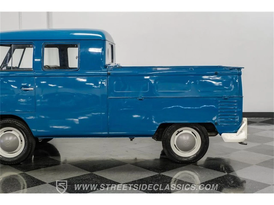 1963 Volkswagen Split-Window Bus - Image 24 of 31