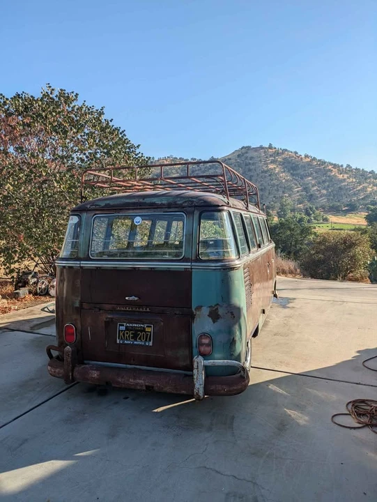 1963 Volkswagen Split-Window Bus - Image 2 of 18