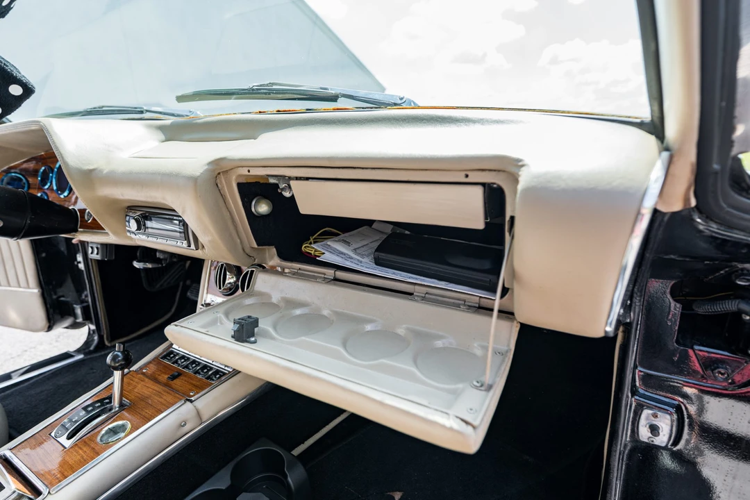 1963 Studebaker Avanti - Image 29 of 31