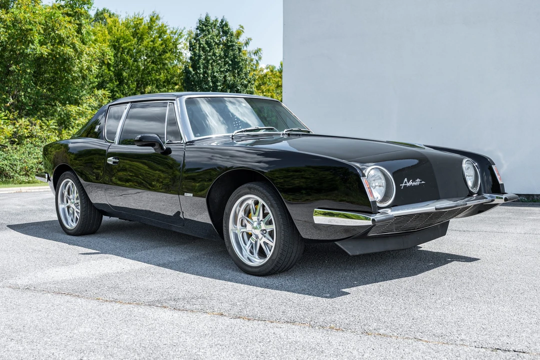 1963 Studebaker Avanti - Image 4 of 31