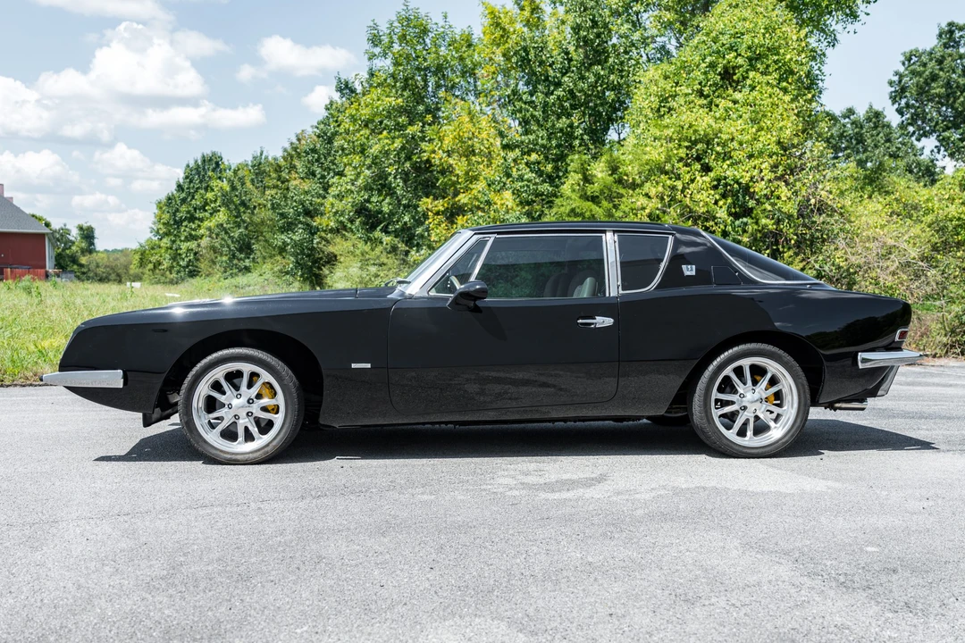 1963 Studebaker Avanti - Image 9 of 31