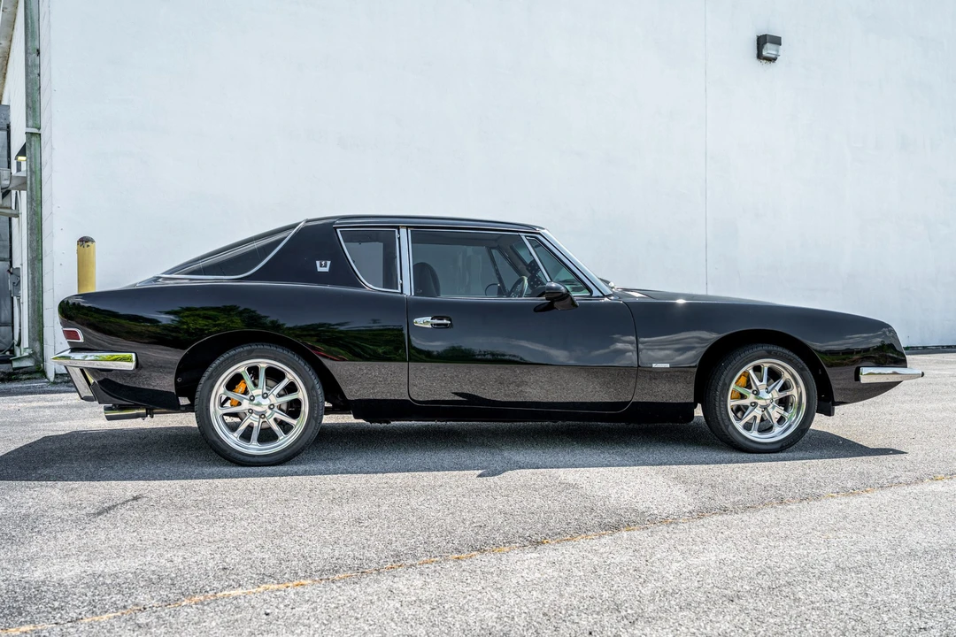 1963 Studebaker Avanti - Image 5 of 31