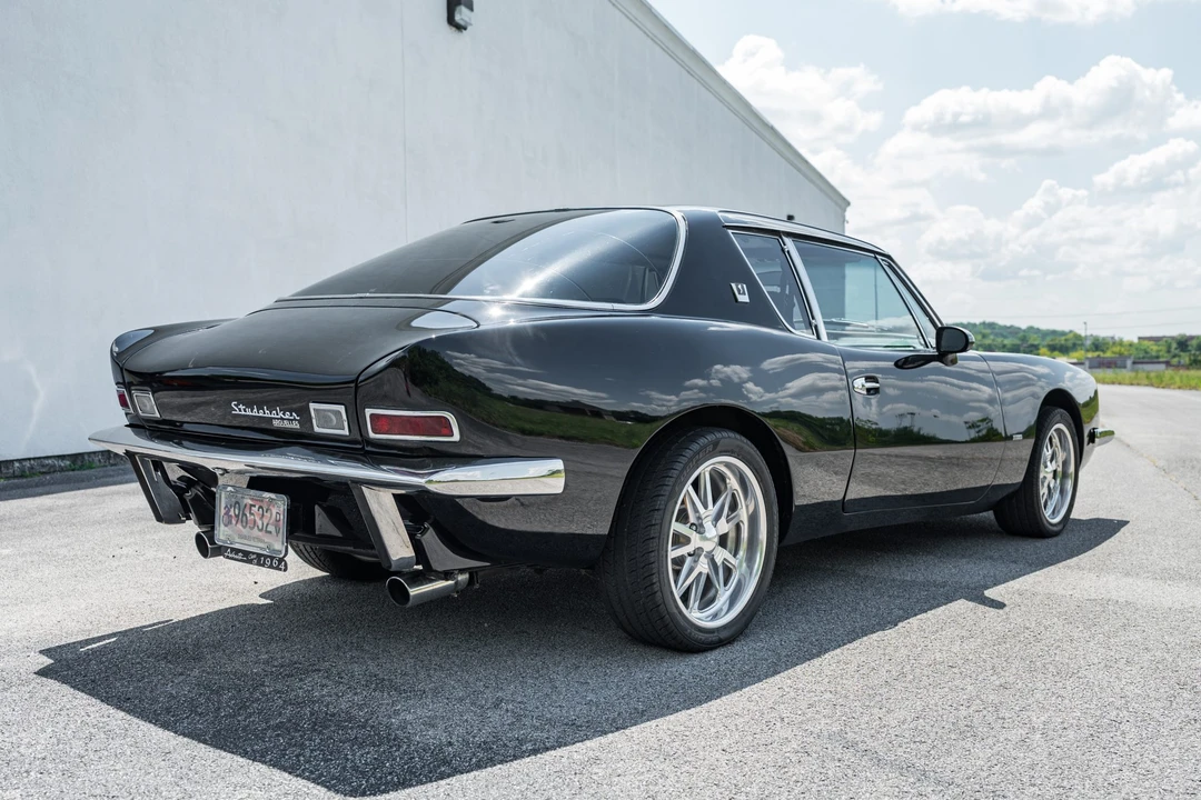 1963 Studebaker Avanti - Image 6 of 31