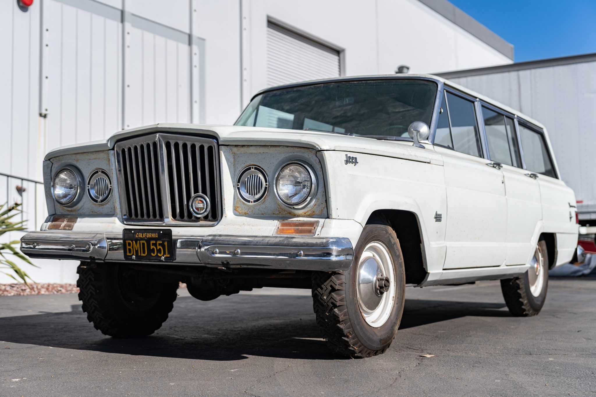1963 Jeep Wagoneer 3-Speed