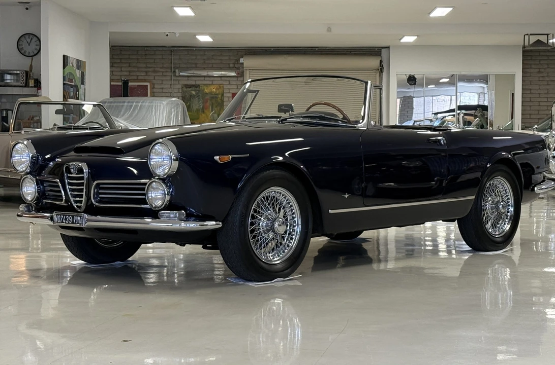 1964 Alfa Romeo 2600 - Image 25 of 31