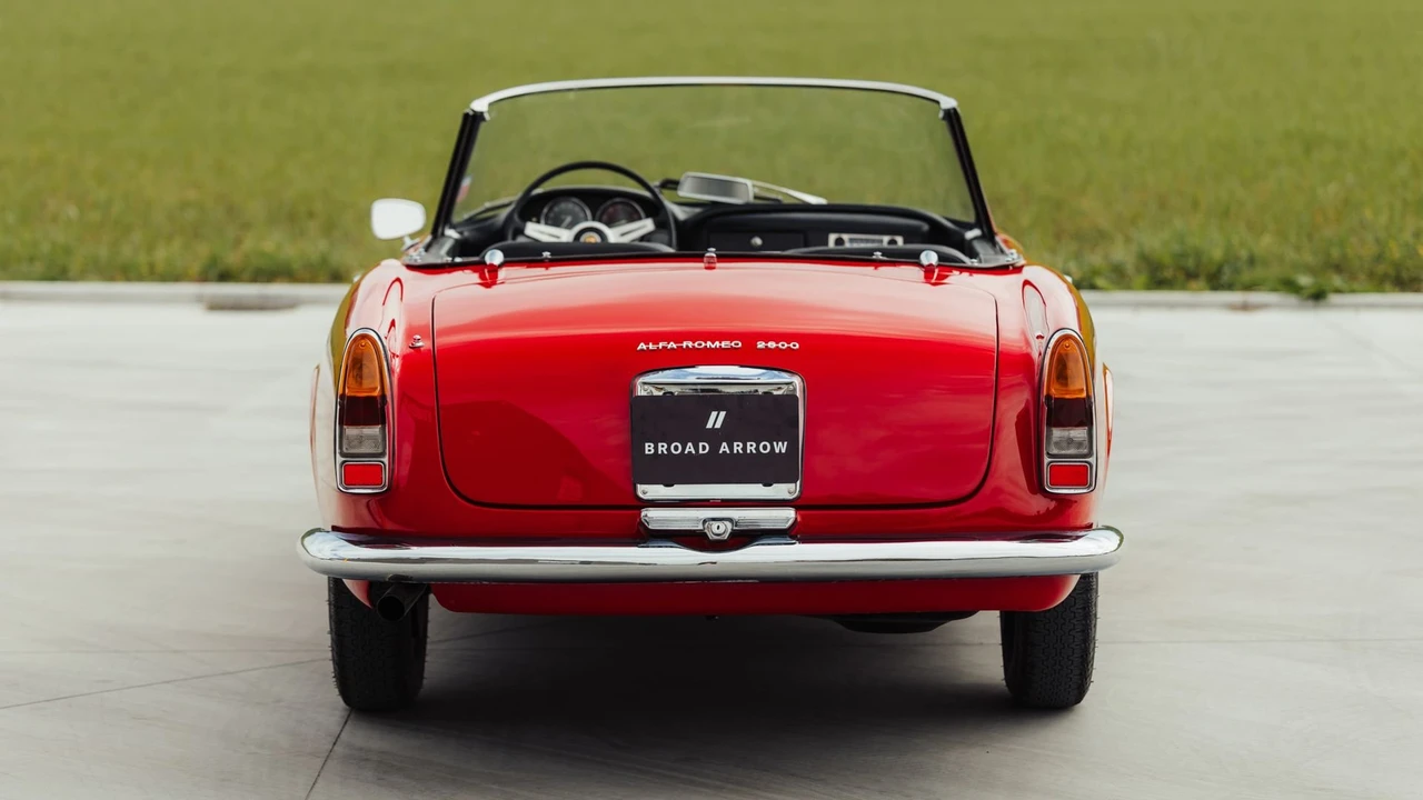 1964 Alfa Romeo 2600 - Image 5 of 31