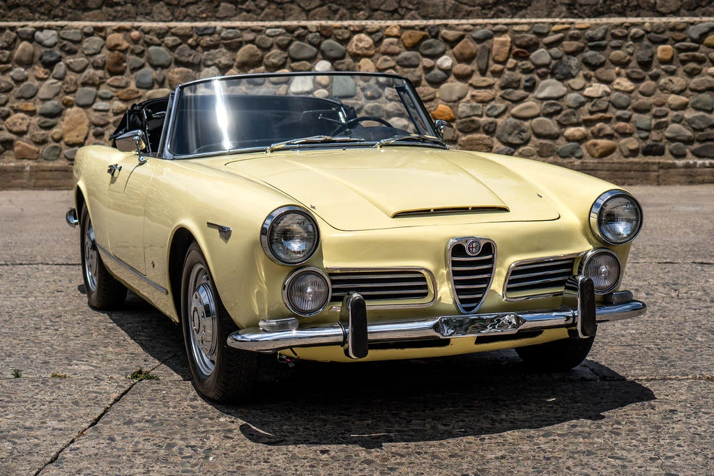 1964 Alfa Romeo 2600 - Image 3 of 31