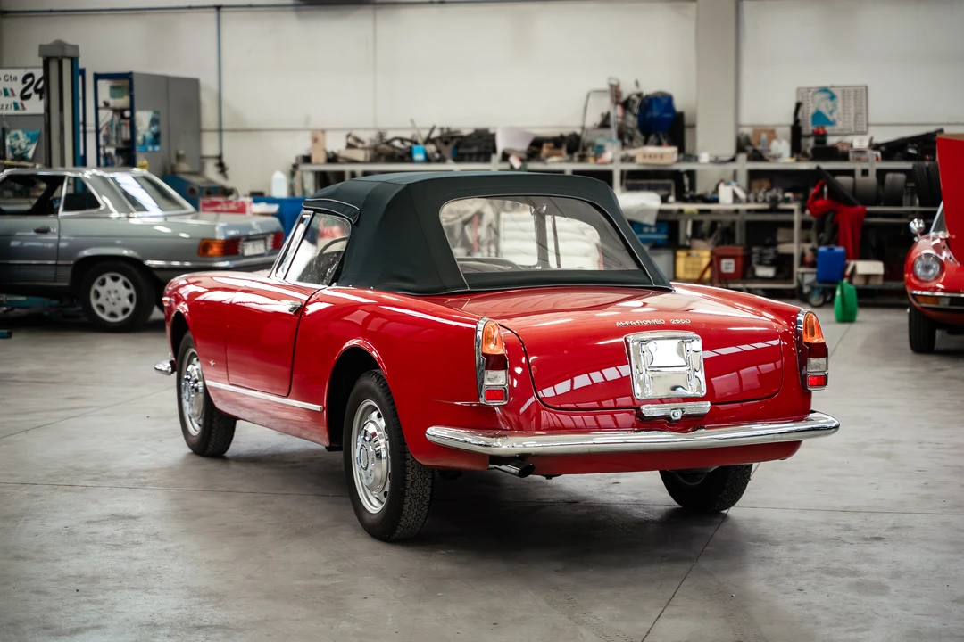 1964 Alfa Romeo 2600 - Image 17 of 31