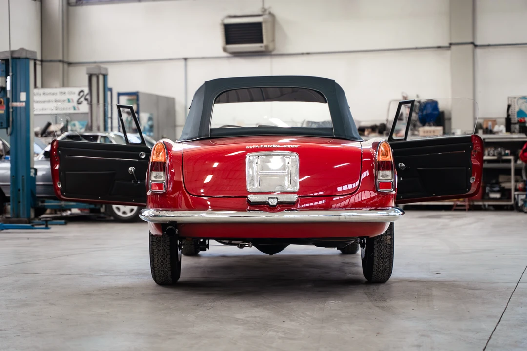 1964 Alfa Romeo 2600 - Image 23 of 31