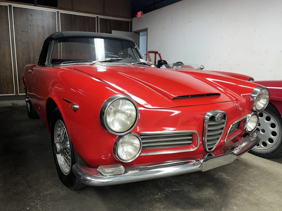 1964 Alfa Romeo 2600 - Image 22 of 31