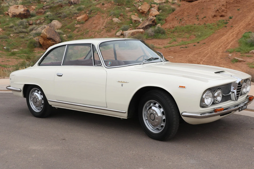 1964 Alfa Romeo 2600 - Image 11 of 31