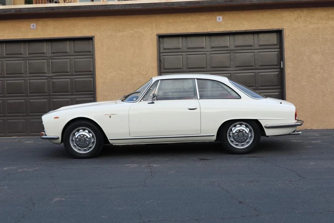 1964 Alfa Romeo 2600 - Image 21 of 31