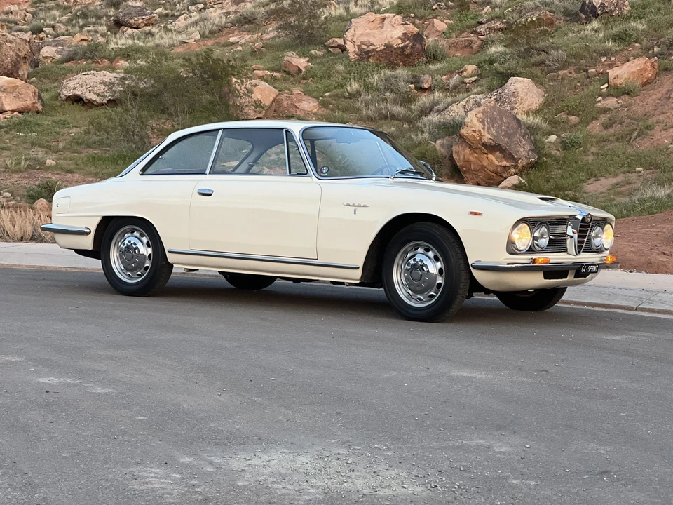 1964 Alfa Romeo 2600 - Image 10 of 31