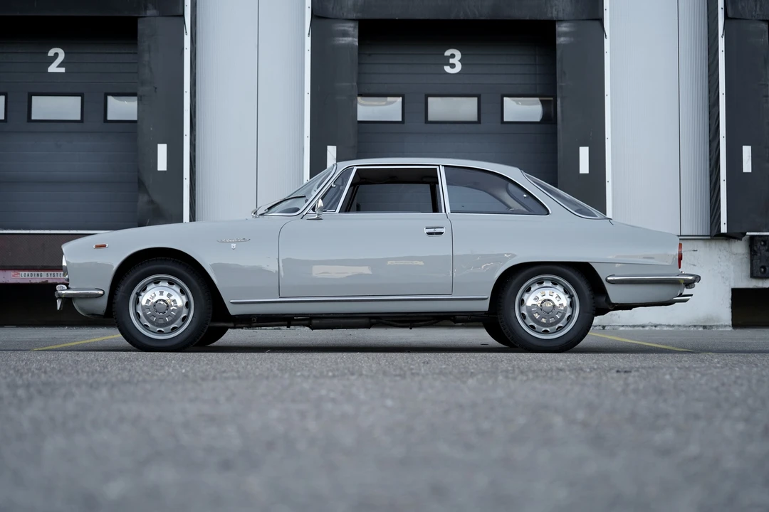 1964 Alfa Romeo 2600 - Image 5 of 31