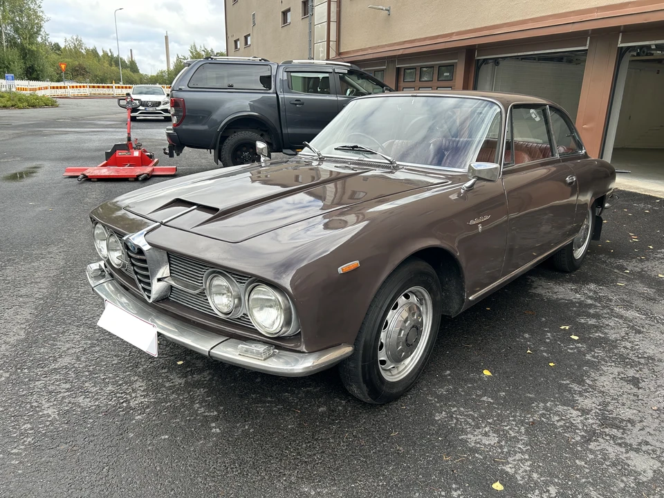 1964 Alfa Romeo 2600 - Image 3 of 31