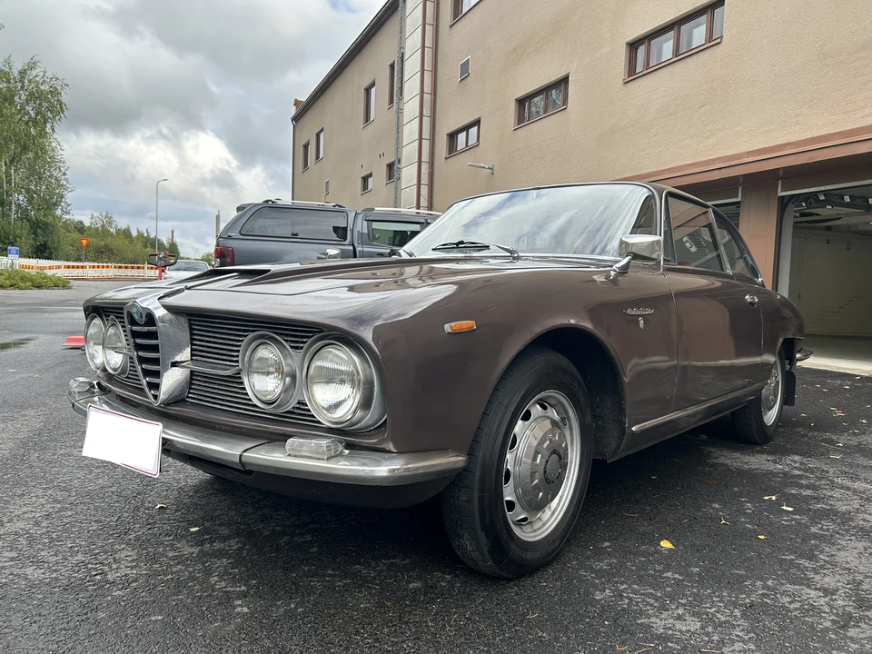 1964 Alfa Romeo 2600 - Image 4 of 31